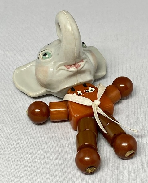 BO13 bakelite elephant baby rattle